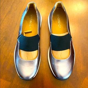 Beautiful Vionic Mary Jane Style Size NWOT